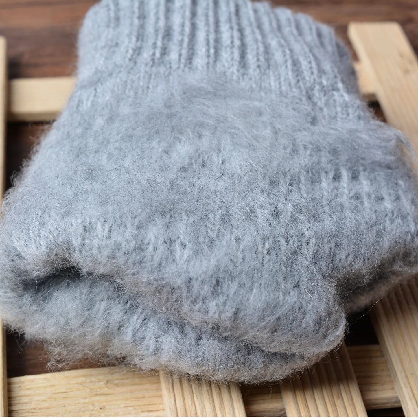 2023 Warm Winter Gloves Women's Cashmere Wool Knitted Wrist Gloves Men Snowflake Knitted Pattern Full Finger Skiing & Warm Glove