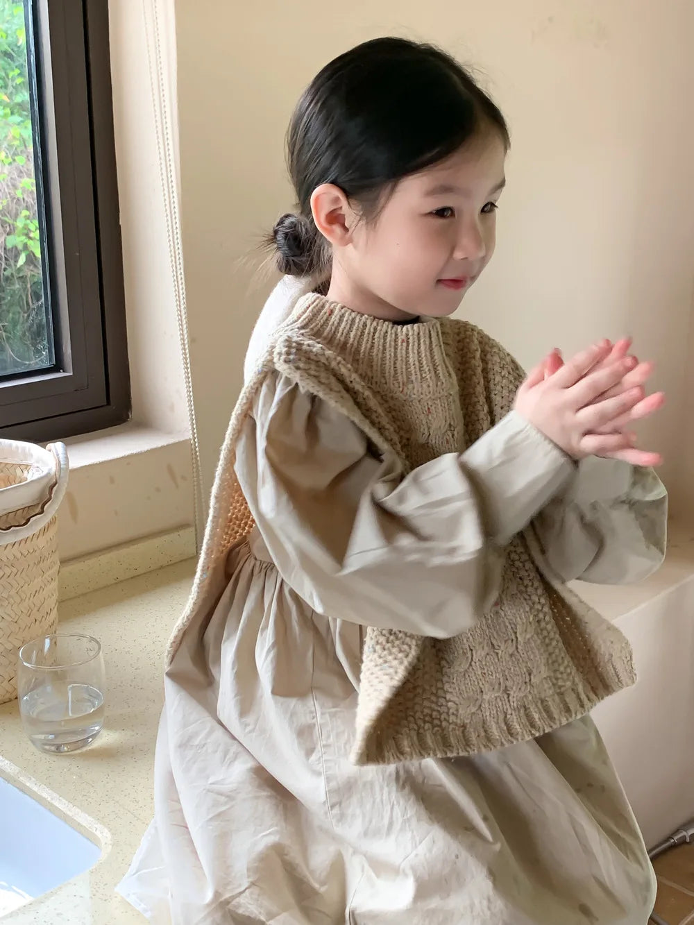 2024 Autumn Dress Girls Korean Solid Color Bubble Sleeve Dress Childrens Loose Skirt Knitted Vest Set