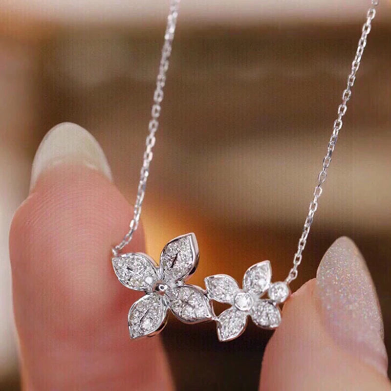Aazuo 18K Pure White Gold Real Diamonds 4 Leafs Flowers Pendent With Chain Necklace Gifted For Women Engagement Wedding Party