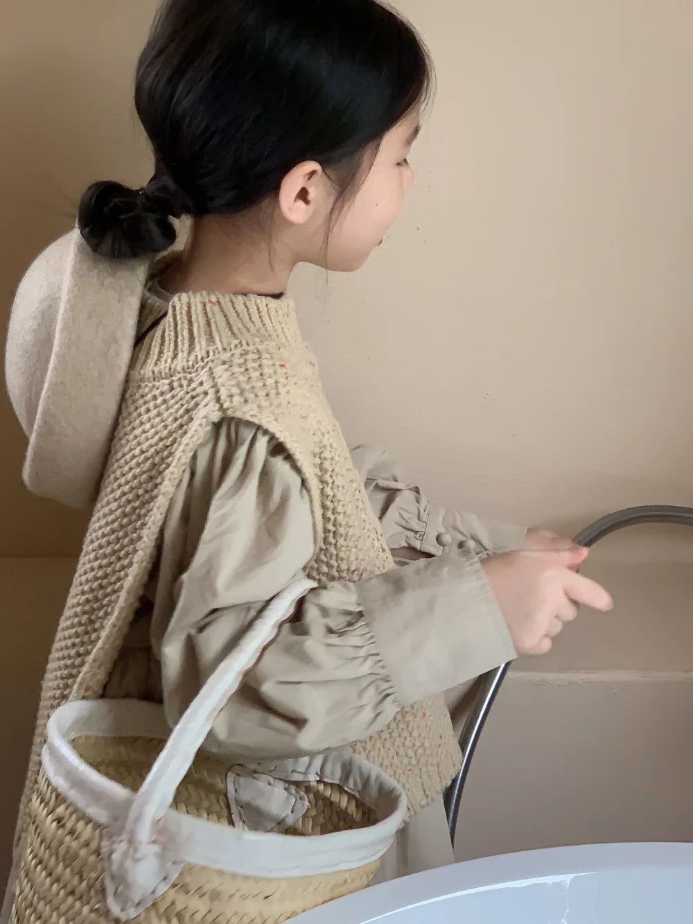 2024 Autumn Dress Girls Korean Solid Color Bubble Sleeve Dress Childrens Loose Skirt Knitted Vest Set