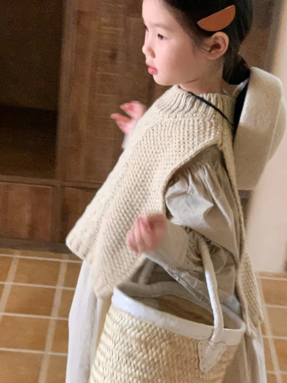 2024 Autumn Dress Girls Korean Solid Color Bubble Sleeve Dress Childrens Loose Skirt Knitted Vest Set