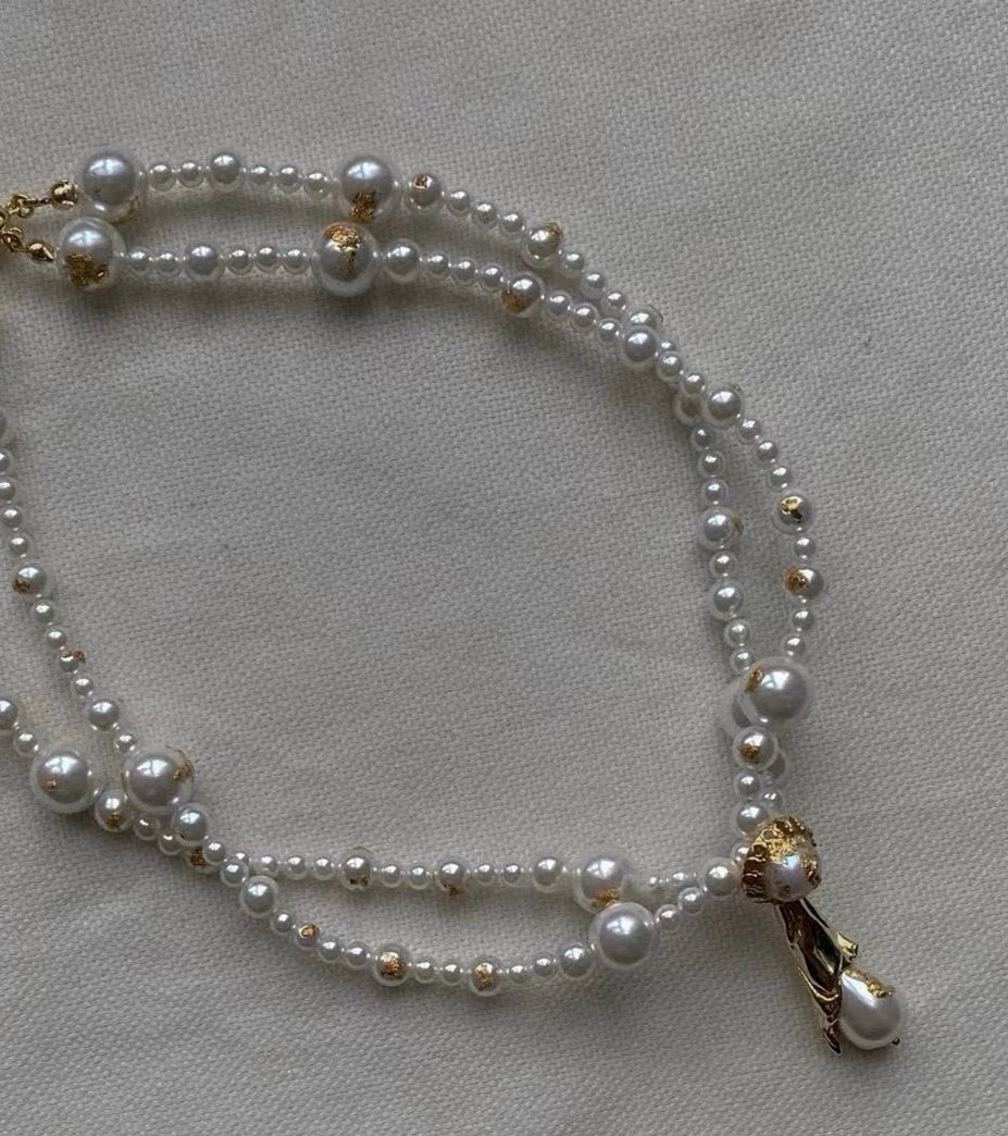 French retro Baroque gold micro inlaid pearl decoration necklace, feminine water droplet pendant, choker collarbone chain