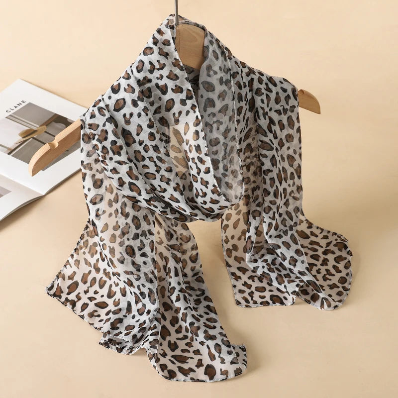 2024 Fashion Printed Leopard Chiffon Hijab Scarf Women Pareo Lady Bandanas Beach Towels Summer Muslim Veil Wrap Female Foulard