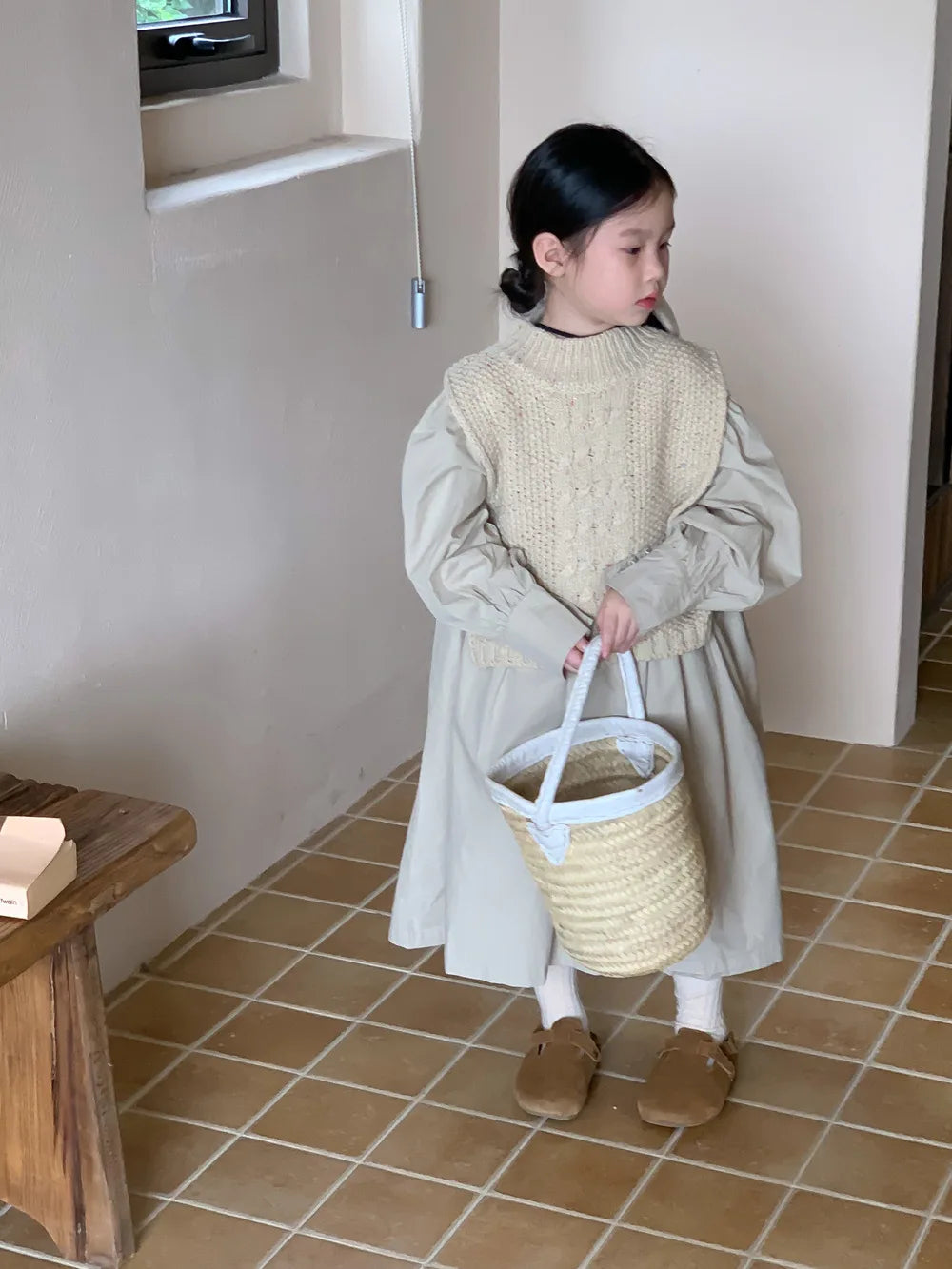 2024 Autumn Dress Girls Korean Solid Color Bubble Sleeve Dress Childrens Loose Skirt Knitted Vest Set